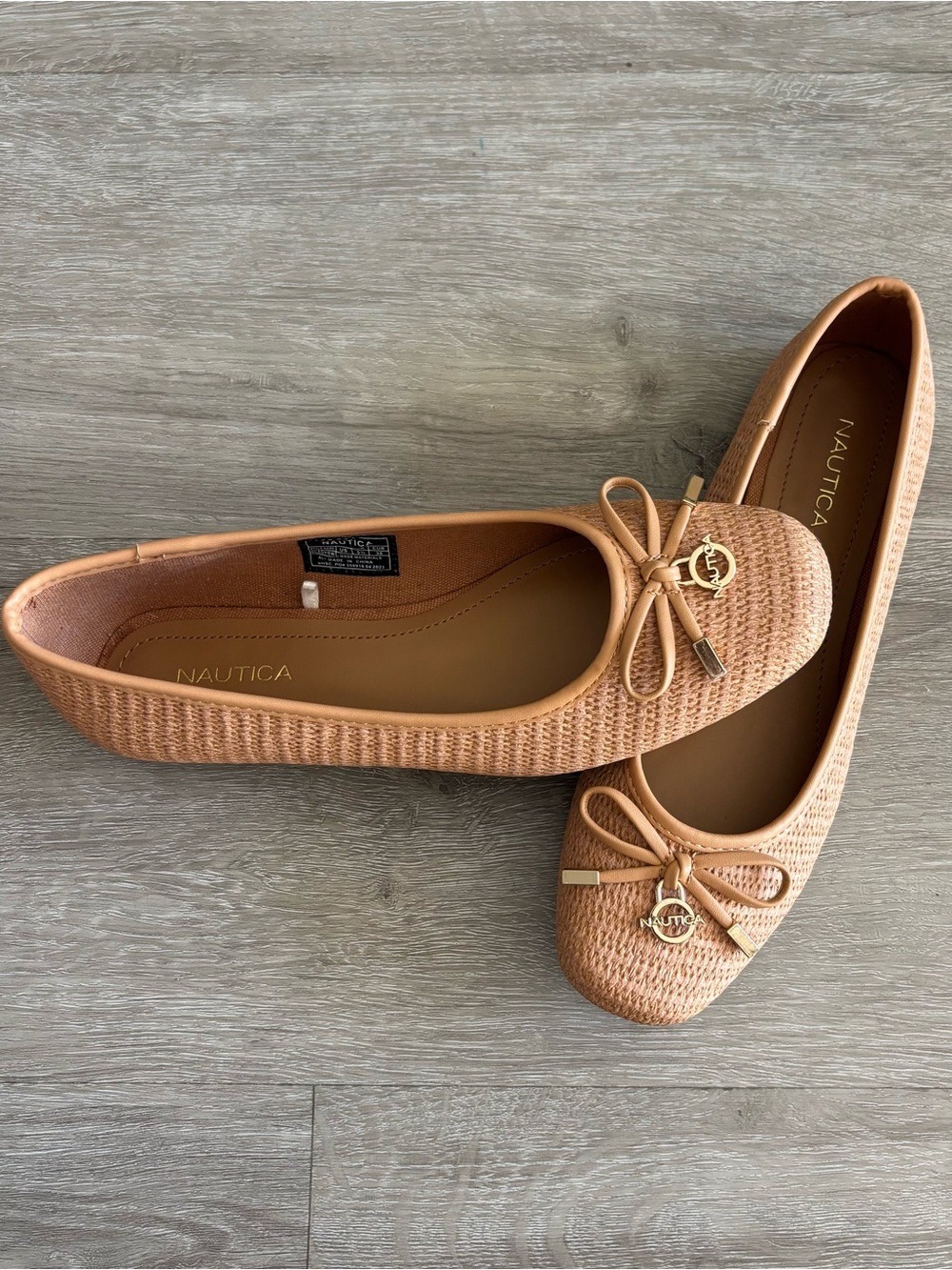 Preppy Nautica Tan Woven Ballet Flats with Gold Bow Accent ⭐️